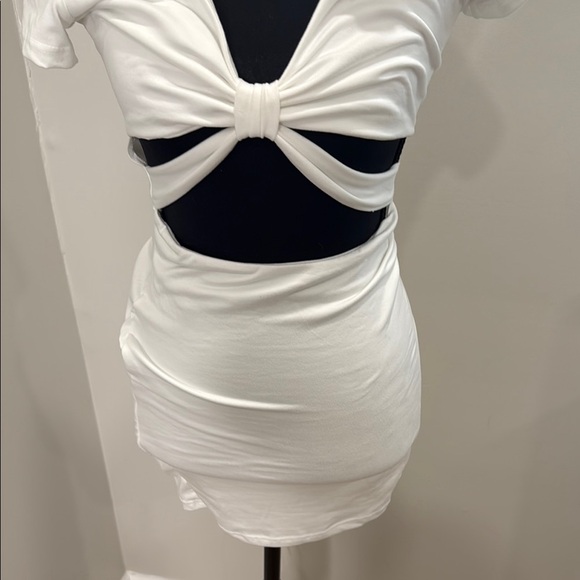 Windsor Cream Plunge Ruched Bodycon Dress - Picture 4 of 7